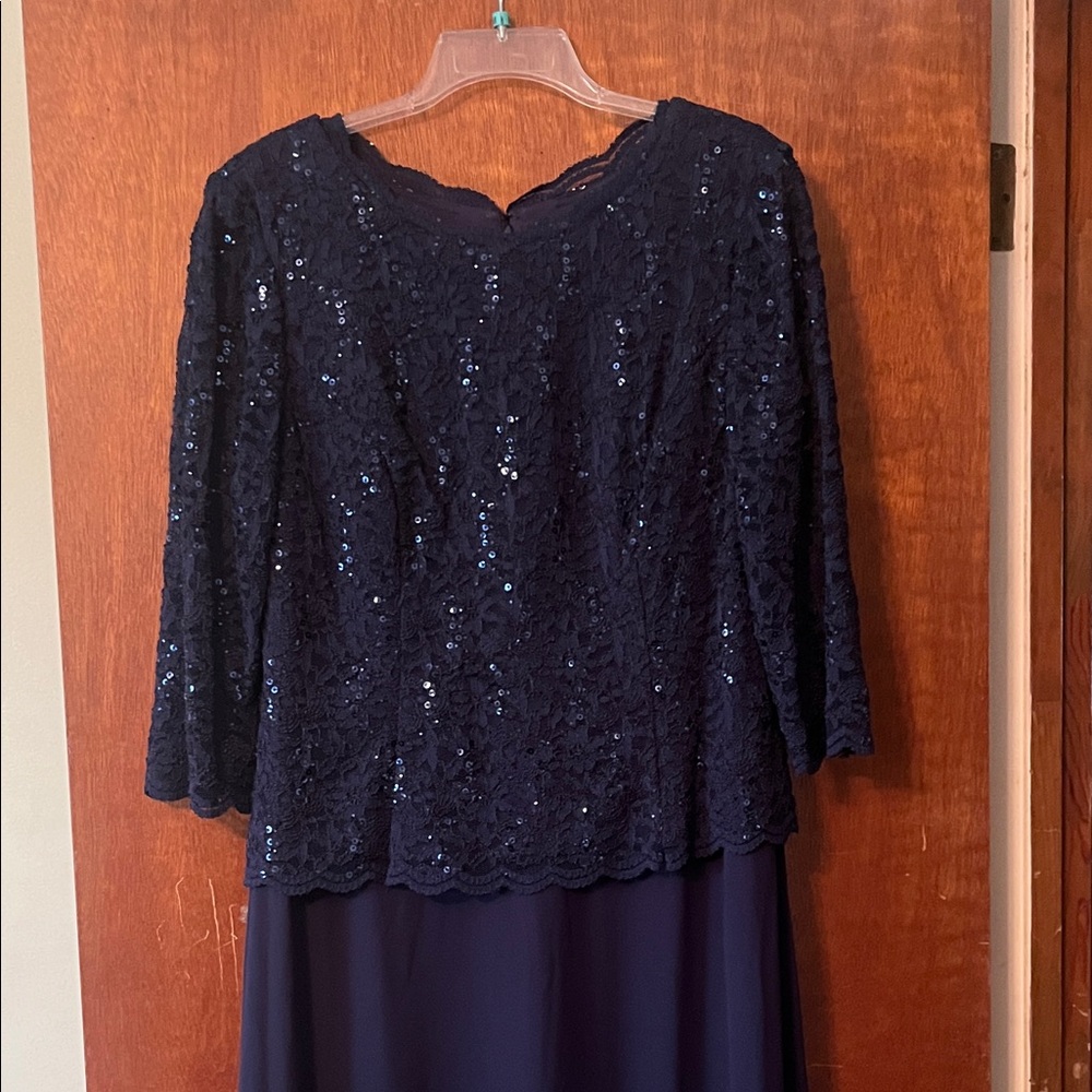 Alex Evenings Midnight Lace Gown - Picture 3 of 4